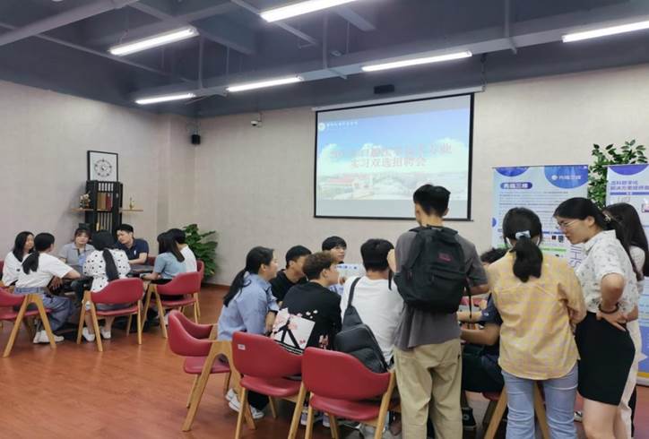 说明: F:\2019口技实习见面会资料\2021.05.25 2021年漳州卫生职业学院口腔医学技术专业研讨暨实习双选招聘会照片\双选会现场\QQ图片20210526105459.jpg