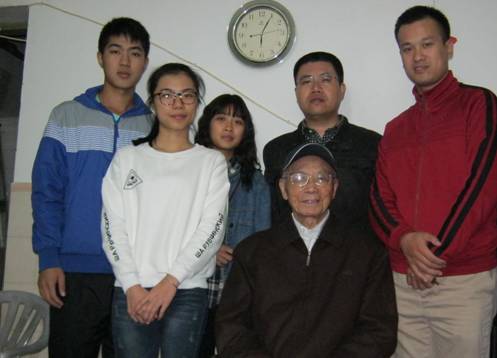 说明: 2015年12月11日慰问程学勤老先生